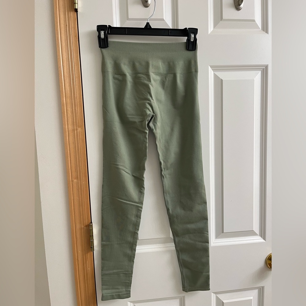 High-Waist Olive Green Leggings - Women